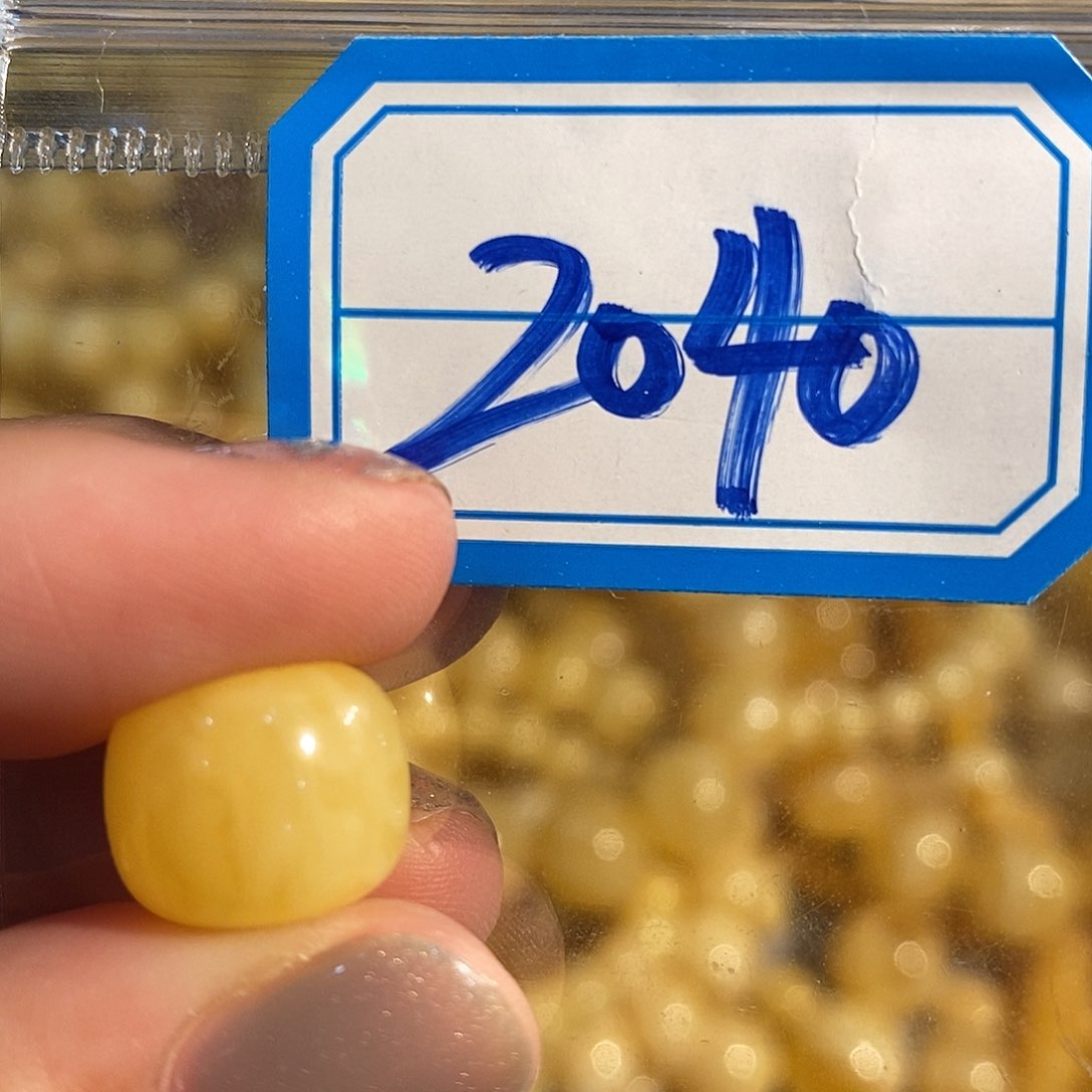 未镶嵌琥珀珠宝奇石2040