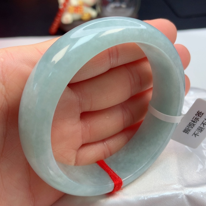翡翠手镯未镶嵌59圈