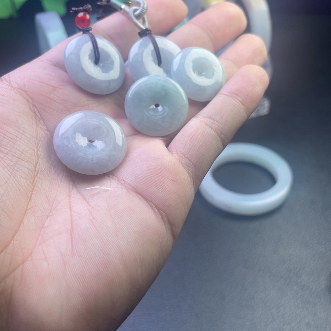 翡翠未镶嵌颈饰随机发