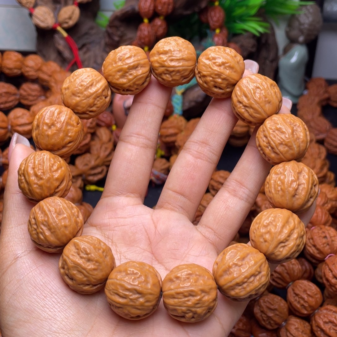 文玩核桃吊坠大足球