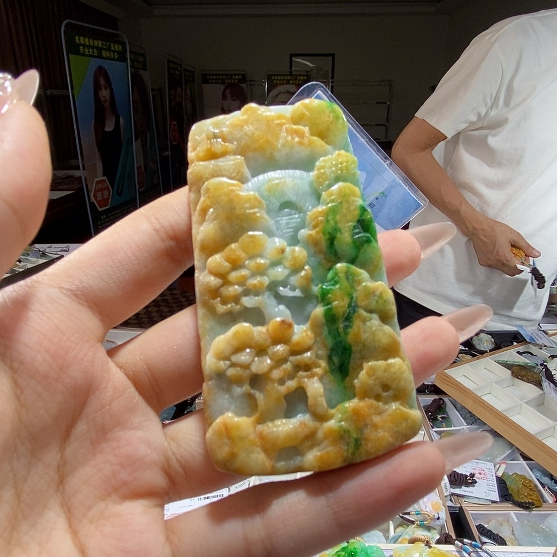 翡翠未镶嵌颈饰翡翠