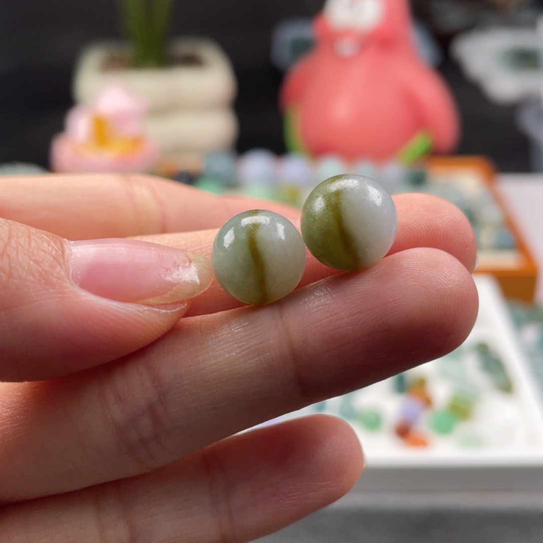 翡翠散珠天然翡翠鸳鸯色10+，单颗价格多样性发其一