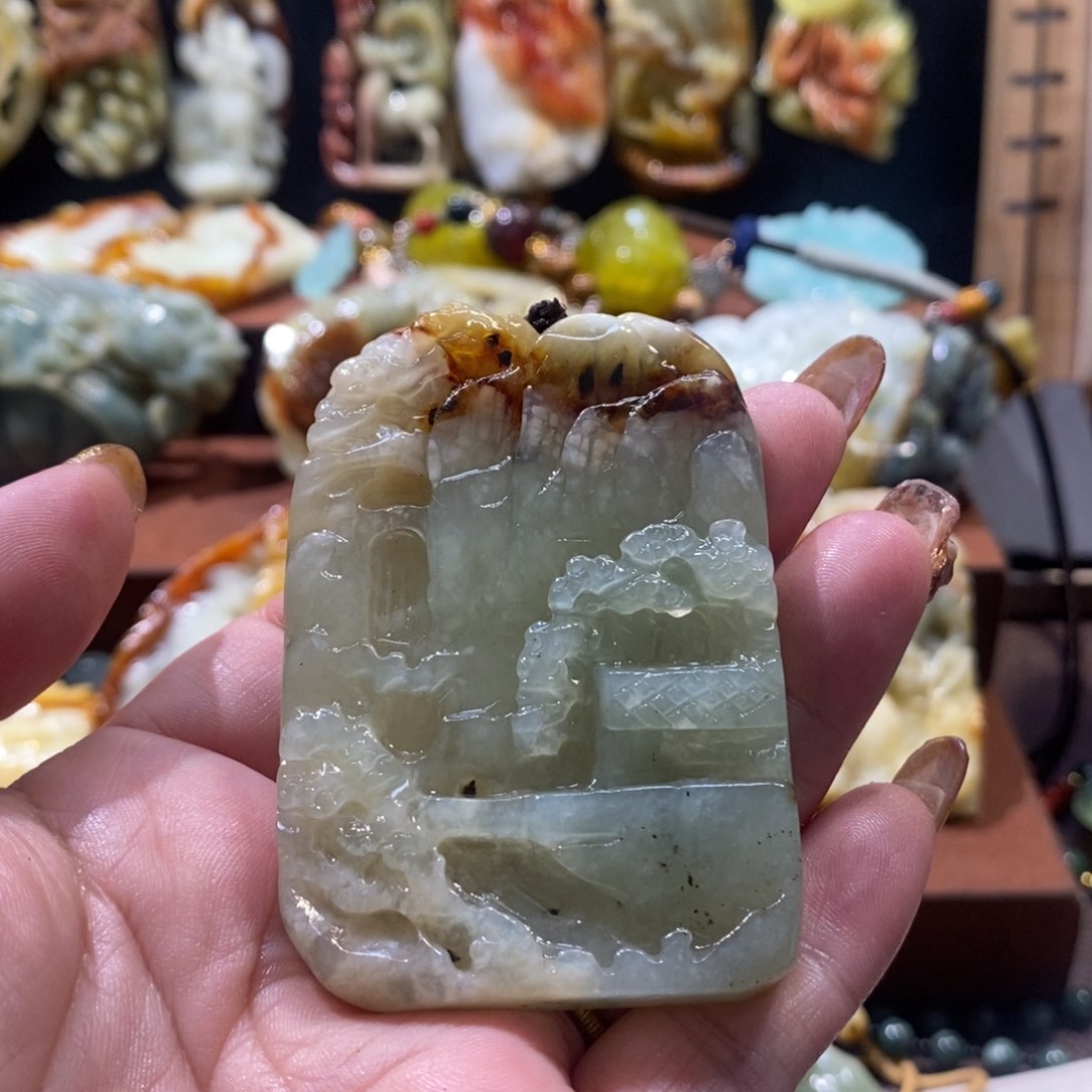 蛇纹石玉颈饰未镶嵌