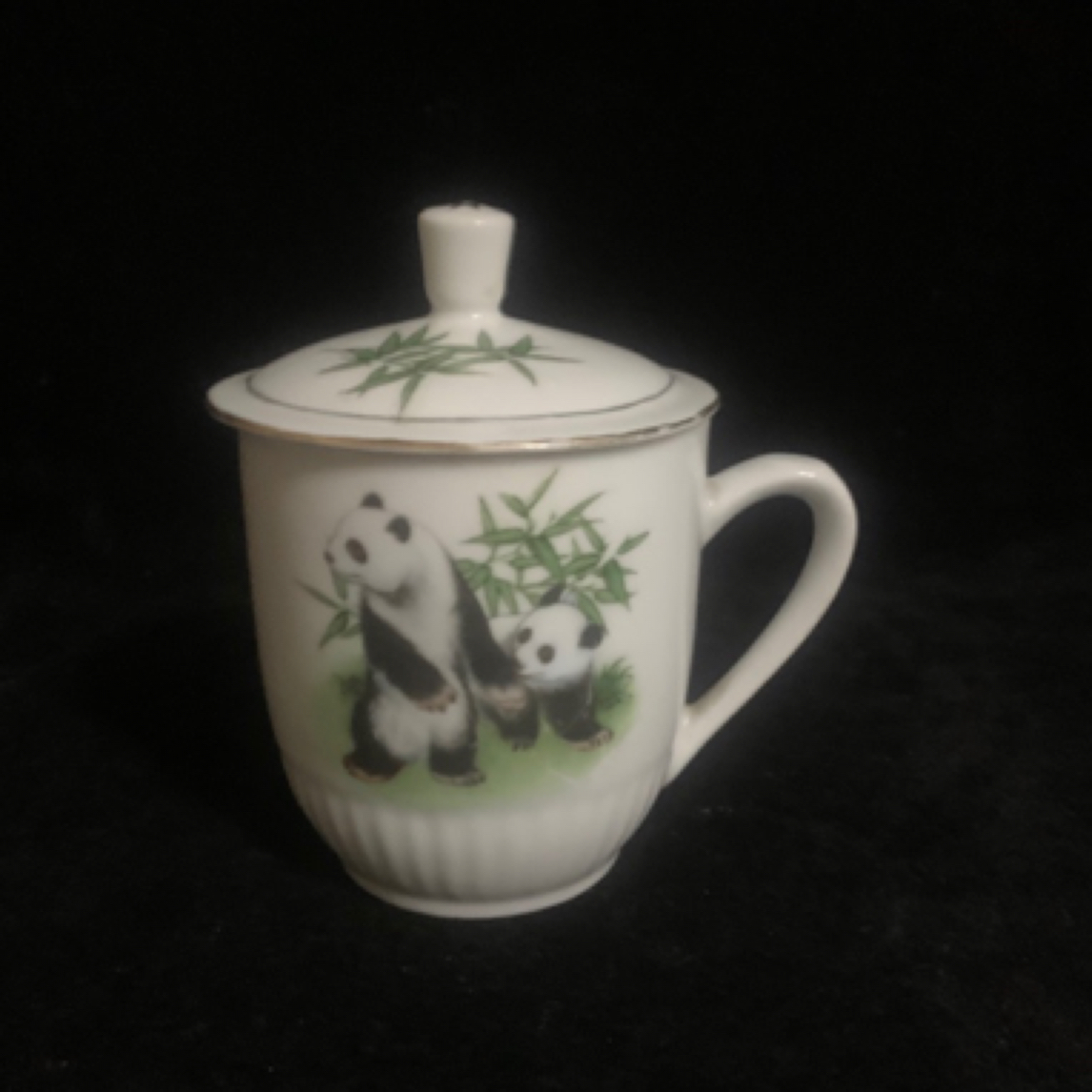 景德镇市东风瓷厂生产的茶杯