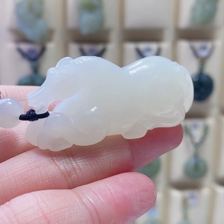 龙***下和田玉未镶嵌颈饰