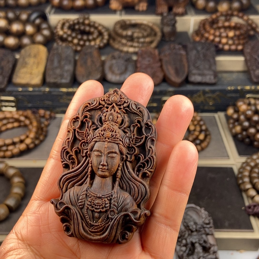 沉香木吊坠?越南芽庄白棋