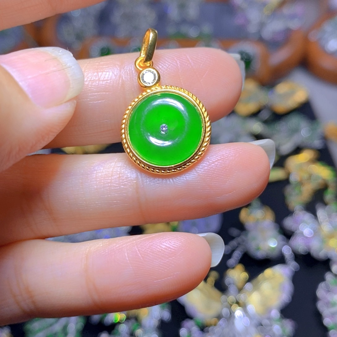 翡翠颈饰银S925镶嵌天然翡翠