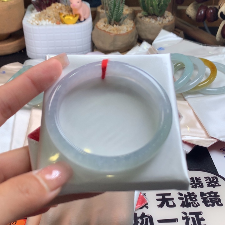 翡翠未镶嵌手镯55贵妃