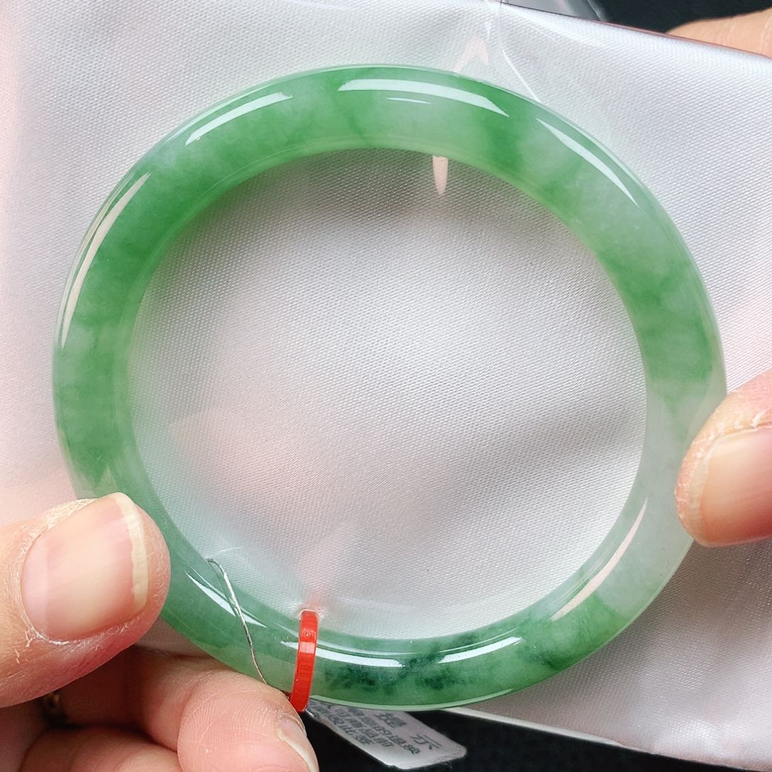 翡翠手镯未镶嵌53圈