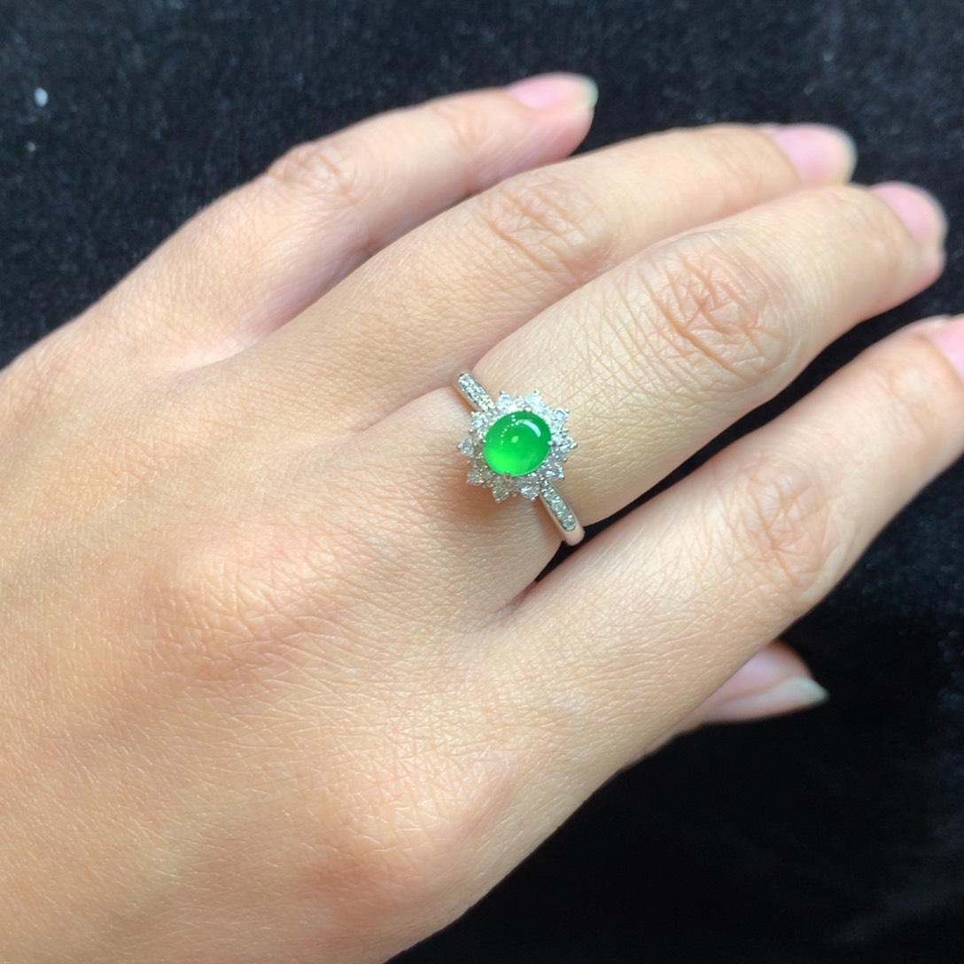 翡翠18K金镶嵌戒指绿