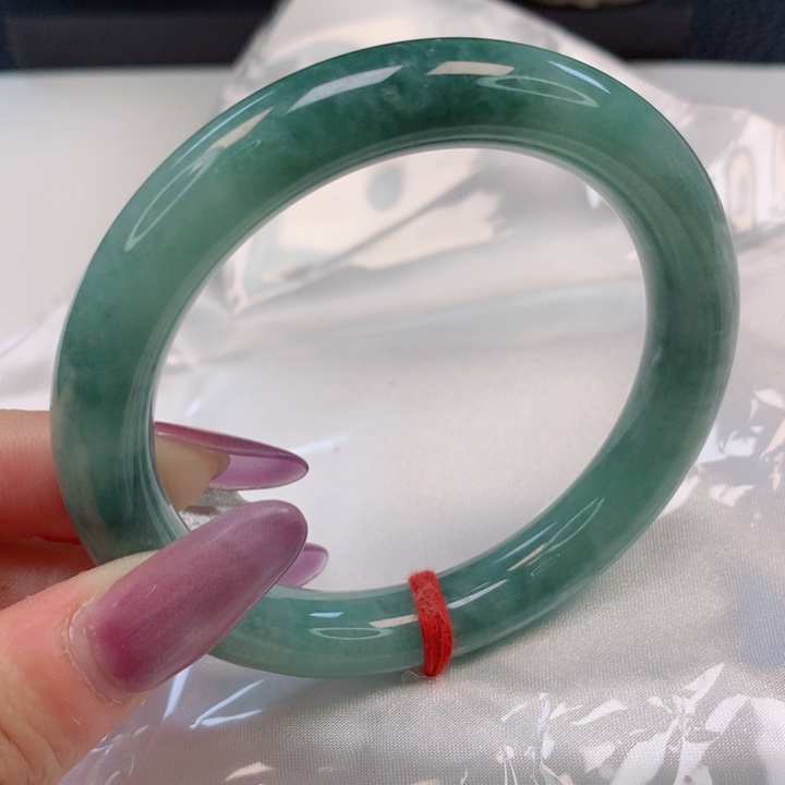 翡翠手镯（圆镯）未镶嵌