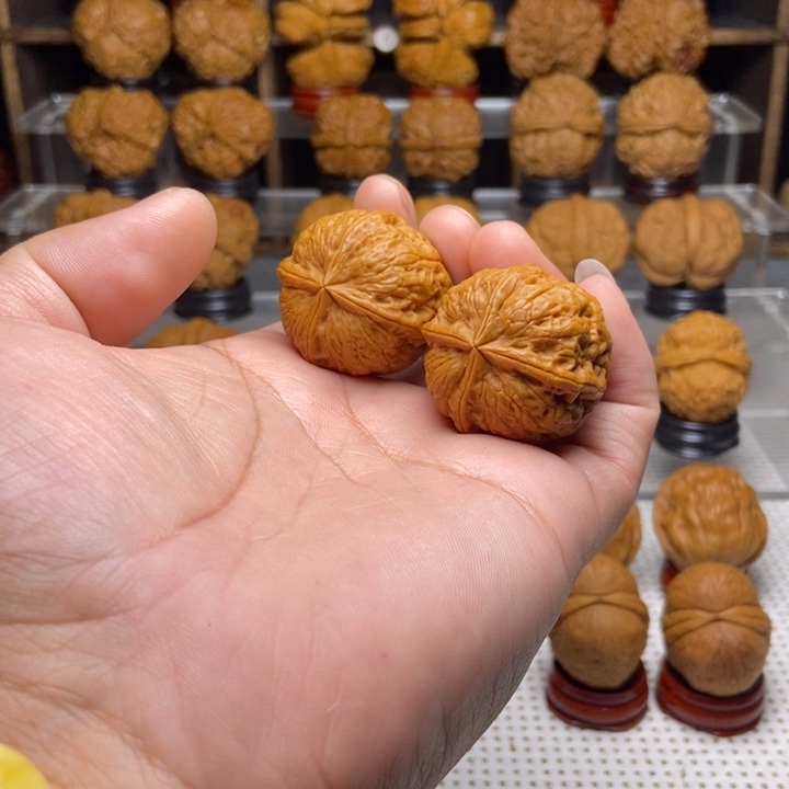 阿***卷文玩核桃吊坠2门墩四棱
