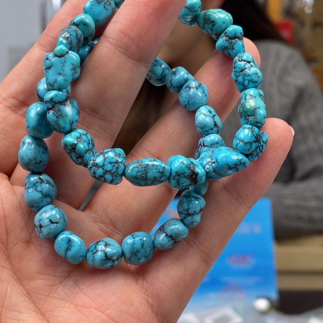 宁****绿松石未镶嵌挂件