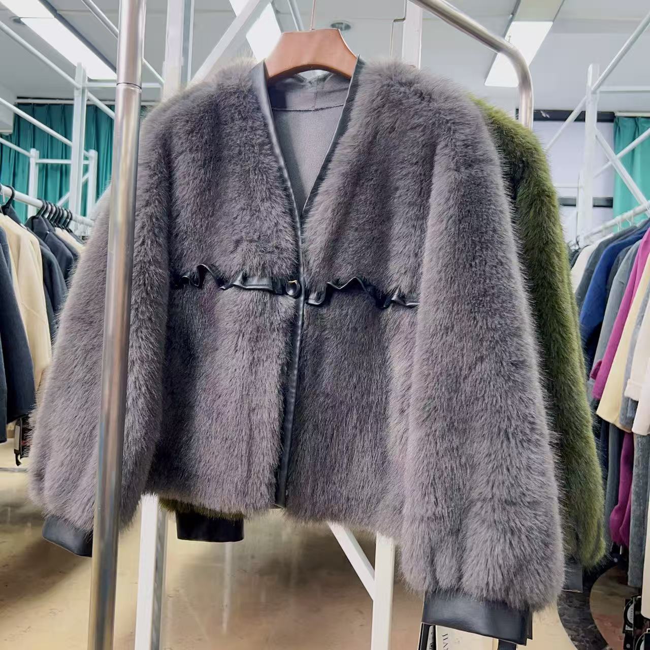 HM9906女休闲厚款保暖宽松型长袖外套时尚女士大衣