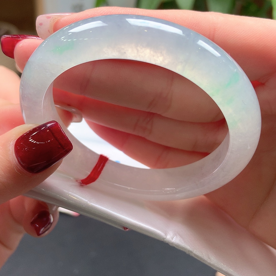 翡翠未镶嵌手镯白冰炸光飘绿36号