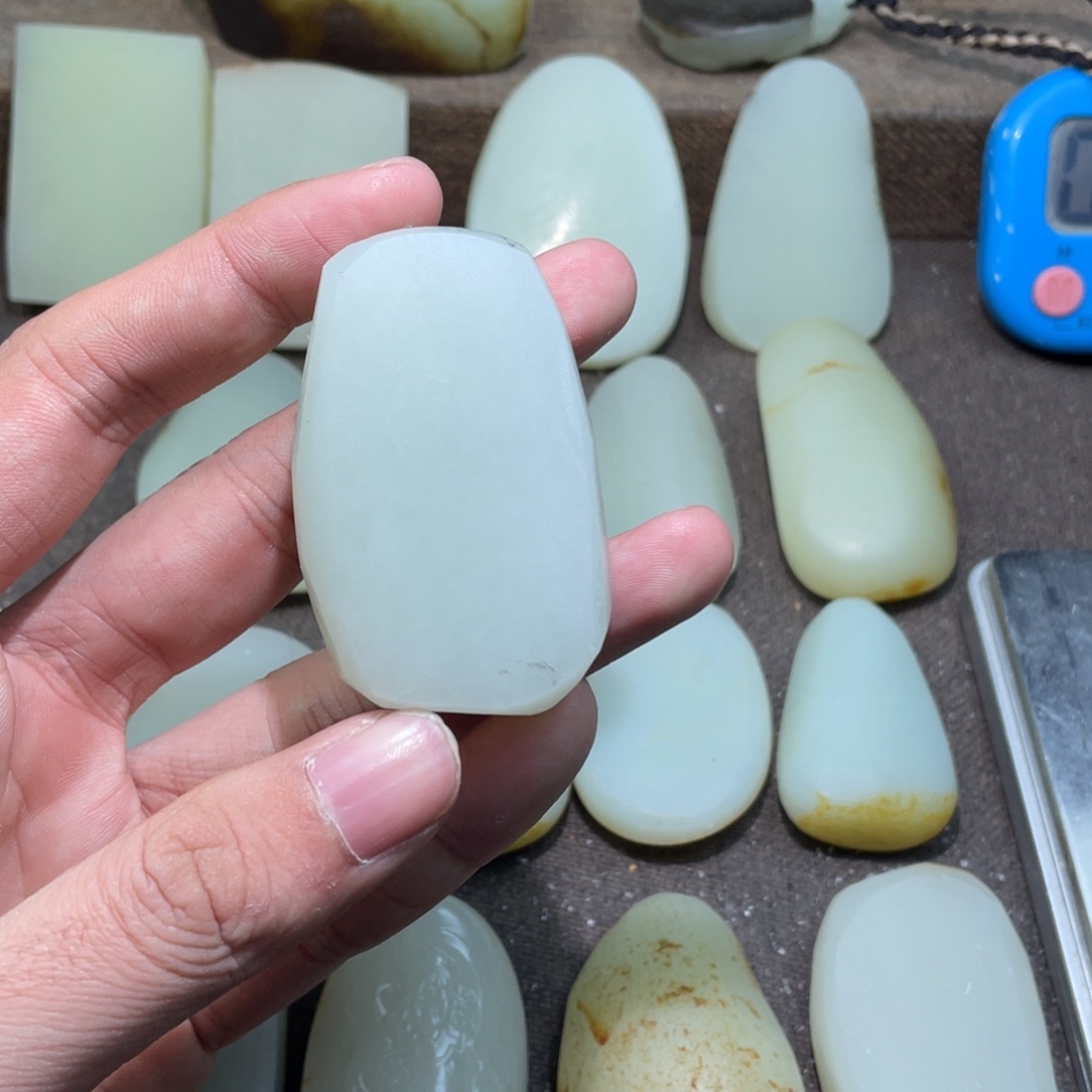 用***5定制和田玉未镶嵌和田玉