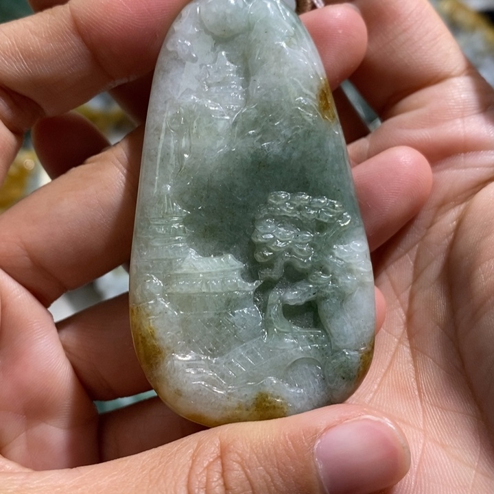翡翠颈饰未镶嵌翡翠