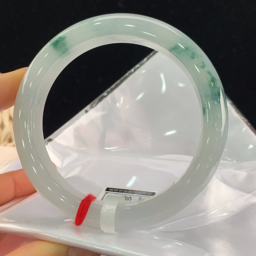 翡翠手镯未镶嵌64圈口0152