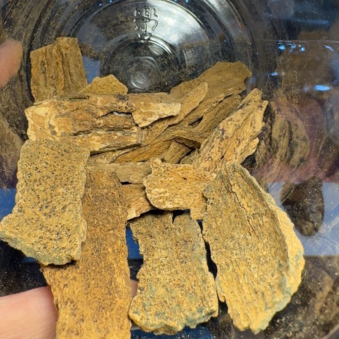 沉香沉香碎屑斯里兰卡土沉爆凉1g装