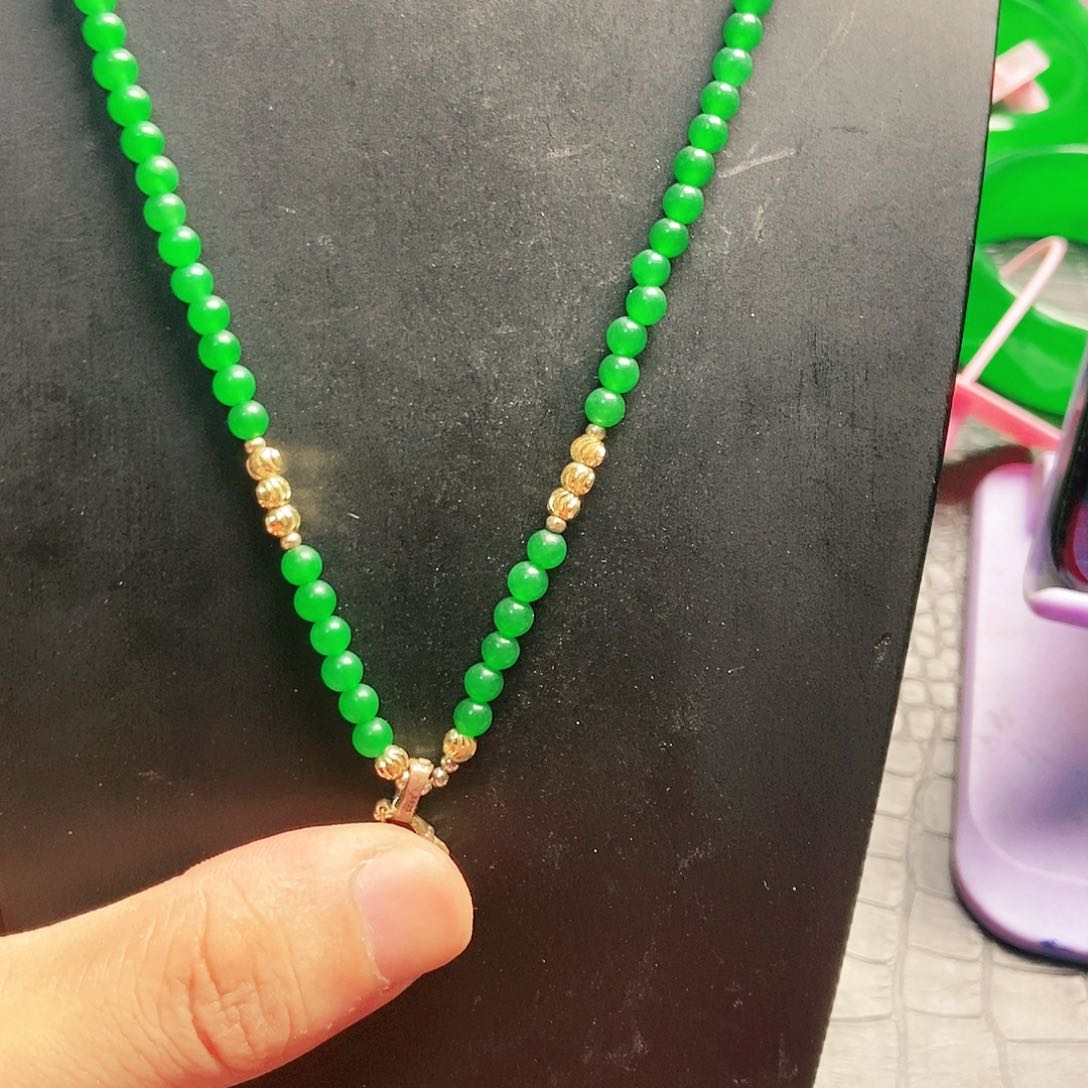 翡翠18K金镶嵌颈饰