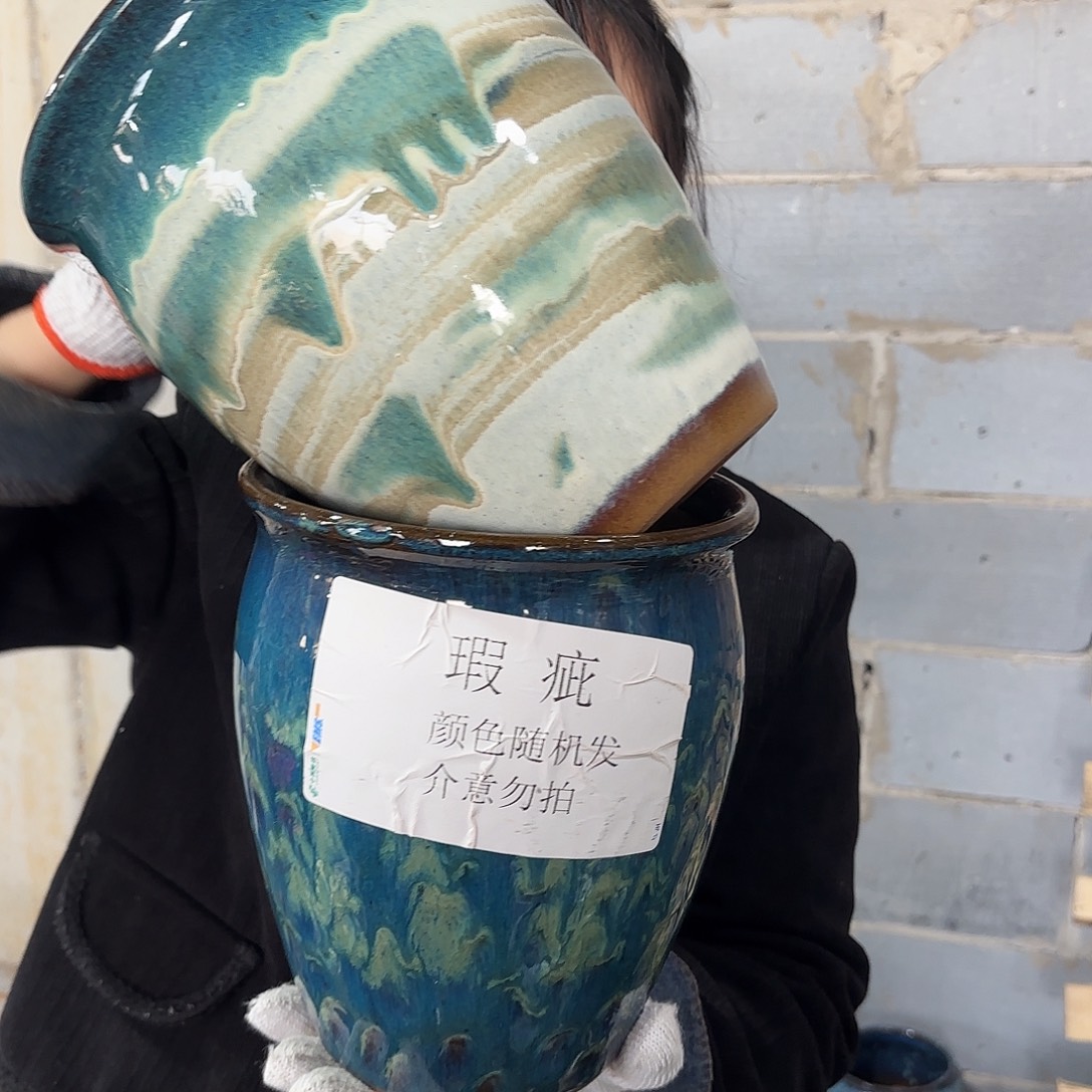 红陶瑕疵高22/18两个