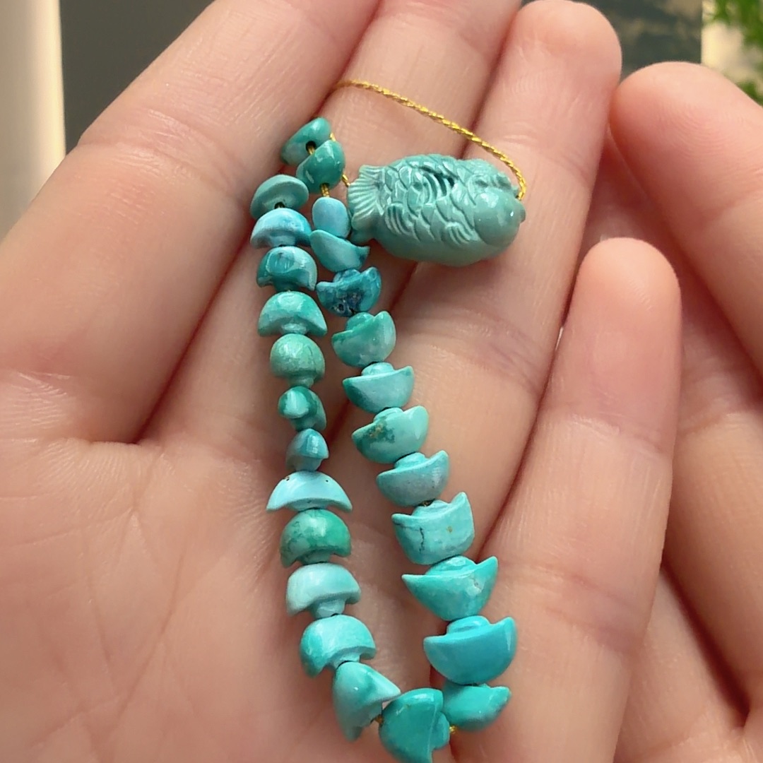 绿松石未镶嵌颈饰