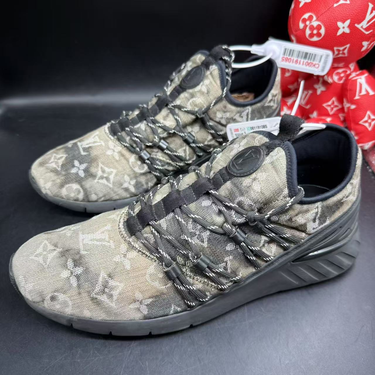 95新 LouisVuitton/路易威登 黑棕老花扎染运动鞋42欧码 ddm2406