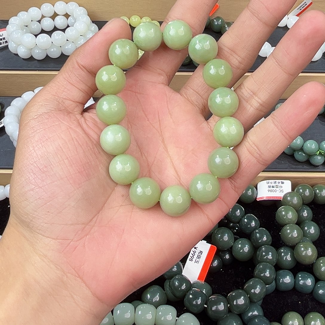 未镶嵌和田玉手串纯天然新疆和田玉若羌青黄口牛油果绿14mm