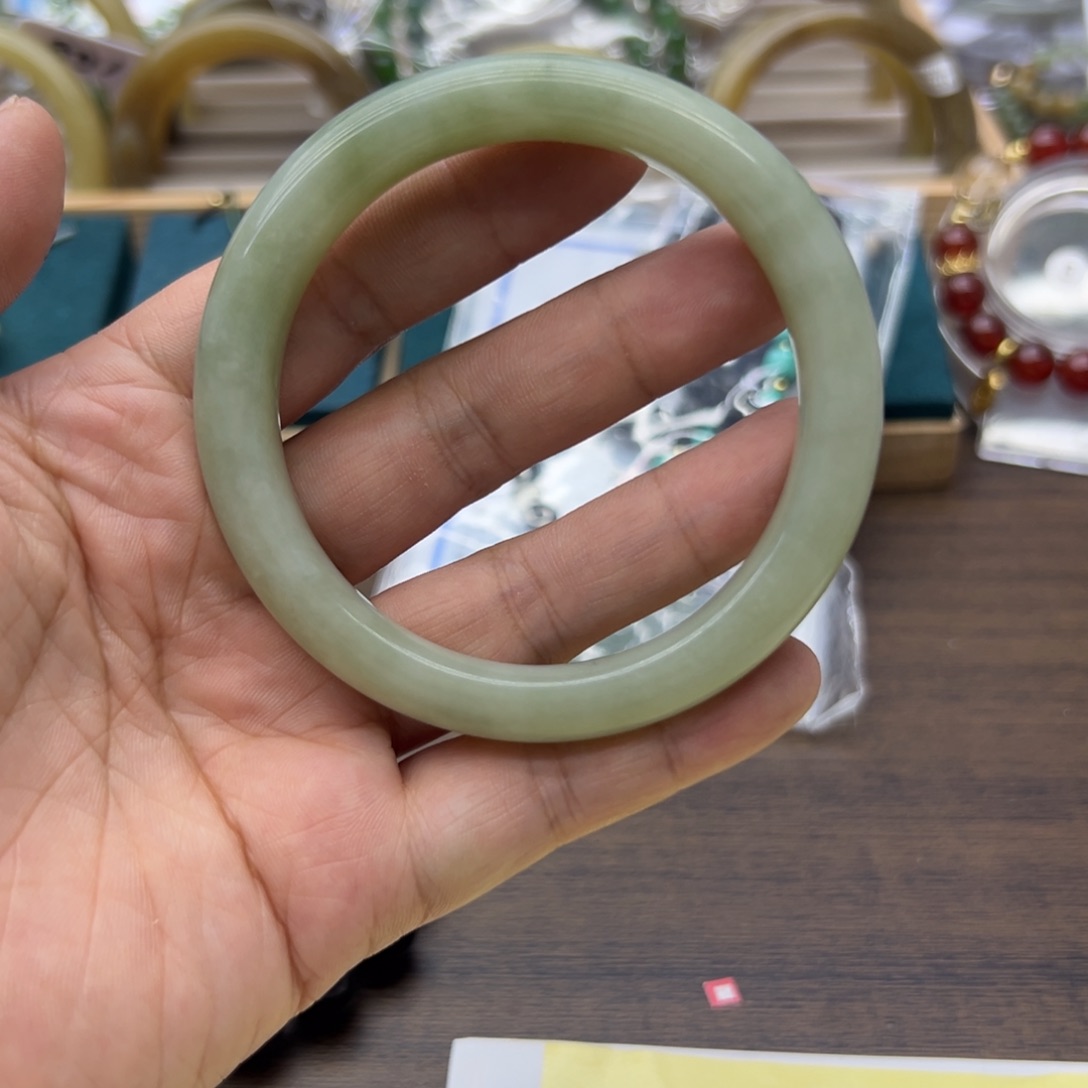 和田玉未镶嵌手镯60.9圈围184