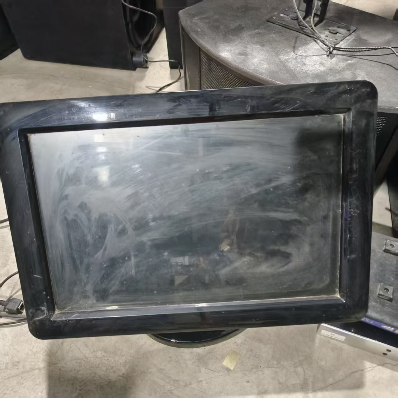 点歌机19寸黑色显示屏 不包邮