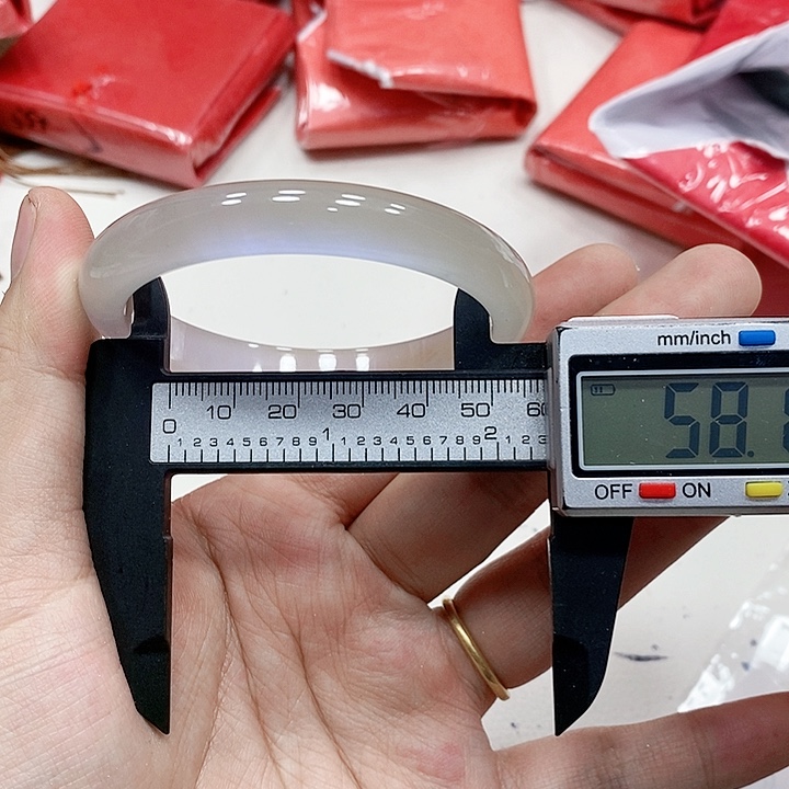 翡翠手镯未镶嵌189 