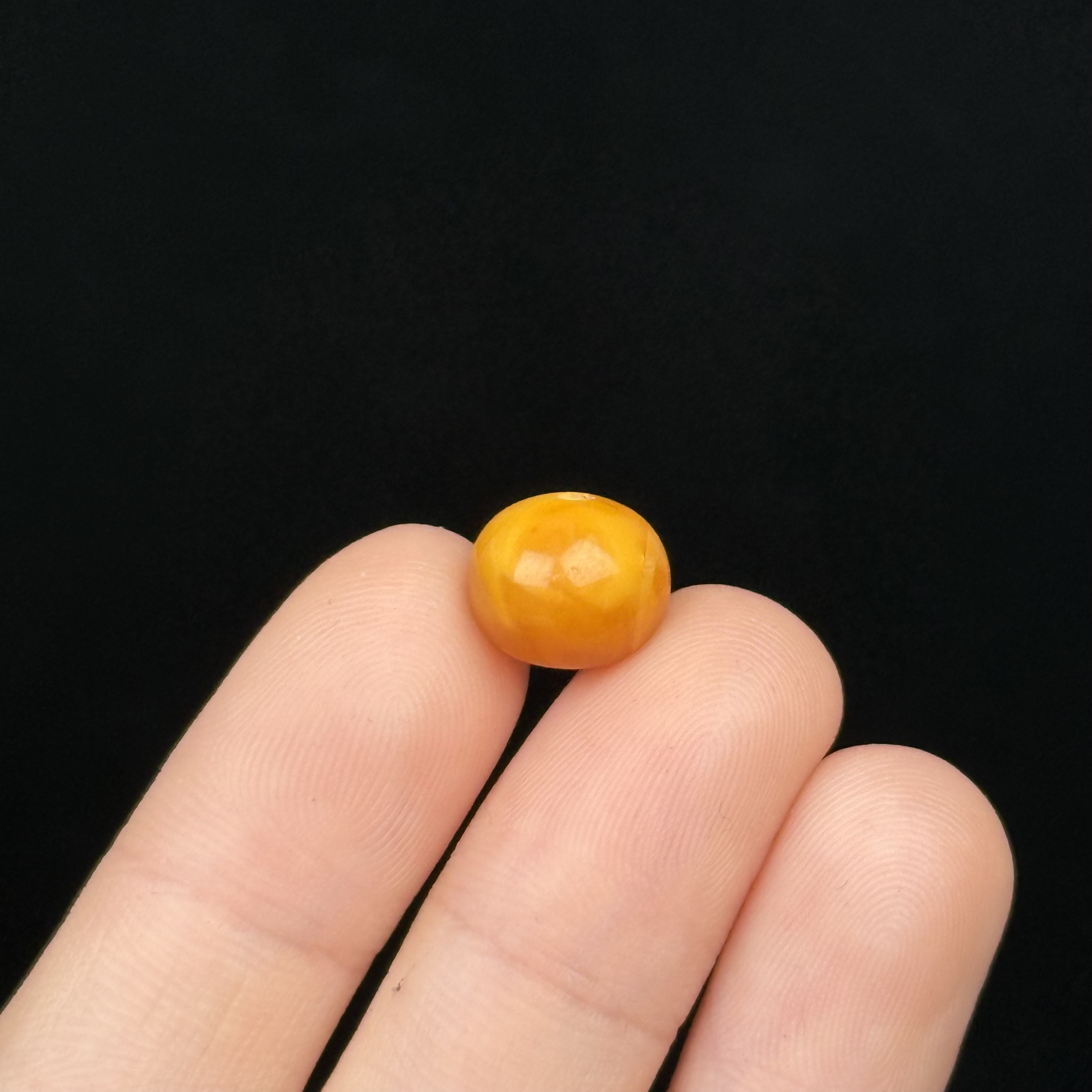 D7130天然原矿蜜蜡 鸡油红墩子10.3*8.4mm 支持鉴定 假一罚十