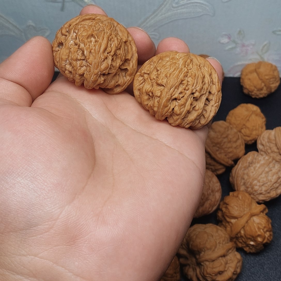 文玩核桃把件密纹