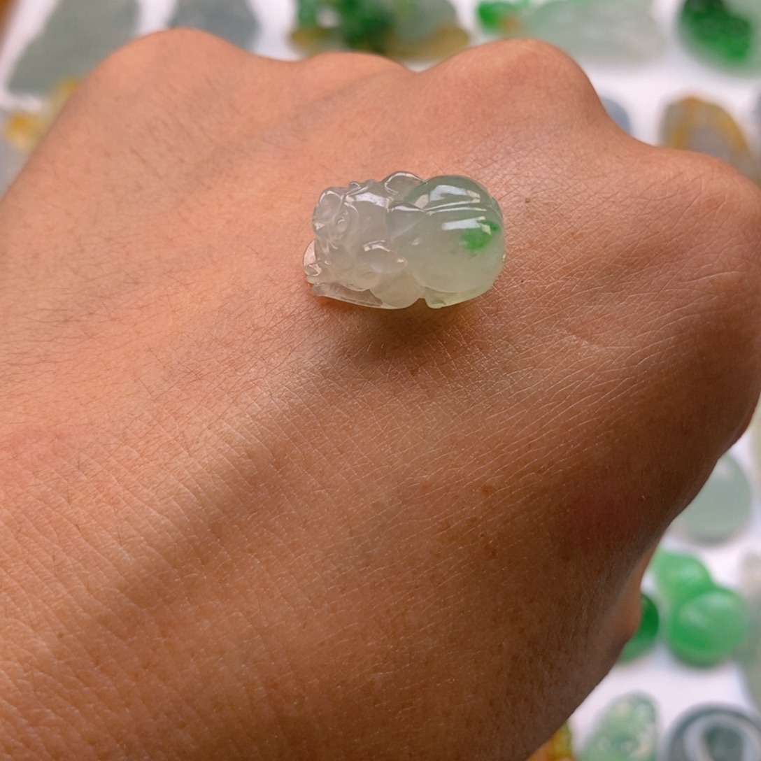 定制翡翠未镶嵌貔貅