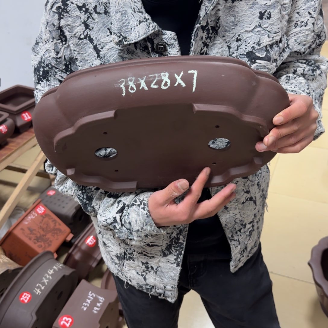 紫砂花盆呜呜呜呜