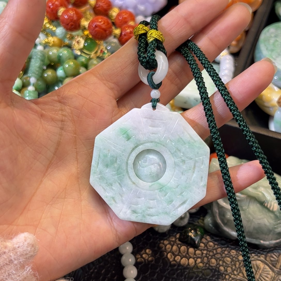 翡翠颈饰未镶嵌待编款