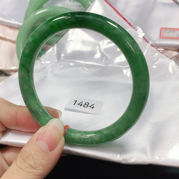 翡翠手镯未镶嵌小*婷天然翡翠手镯60