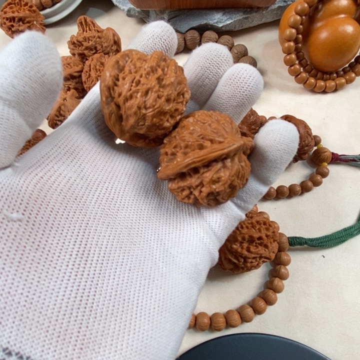 王***.猴头核桃吊坠蓟县元宝