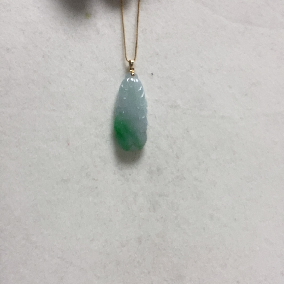 翡翠颈饰18K金镶嵌简单