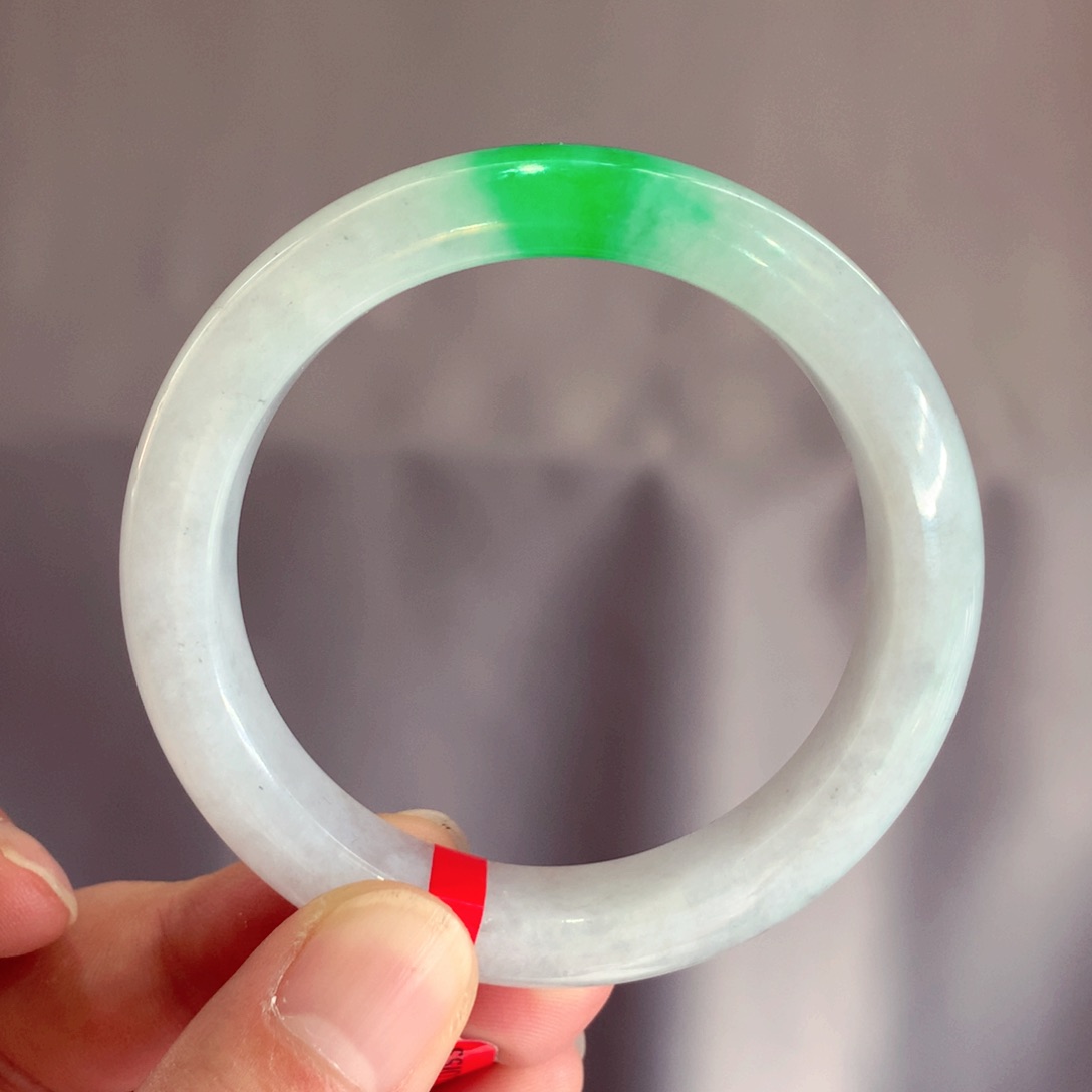 翡翠手镯未镶嵌缅甸翡翠