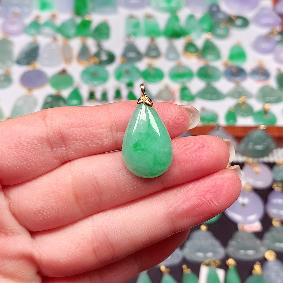 翡翠颈饰18K金镶嵌天然翡翠A货