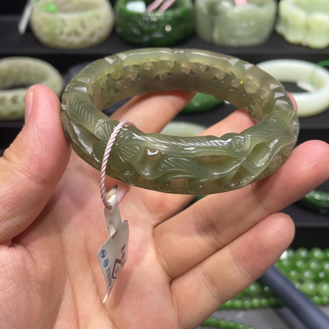 和田玉手镯62圈口 编号62未镶嵌