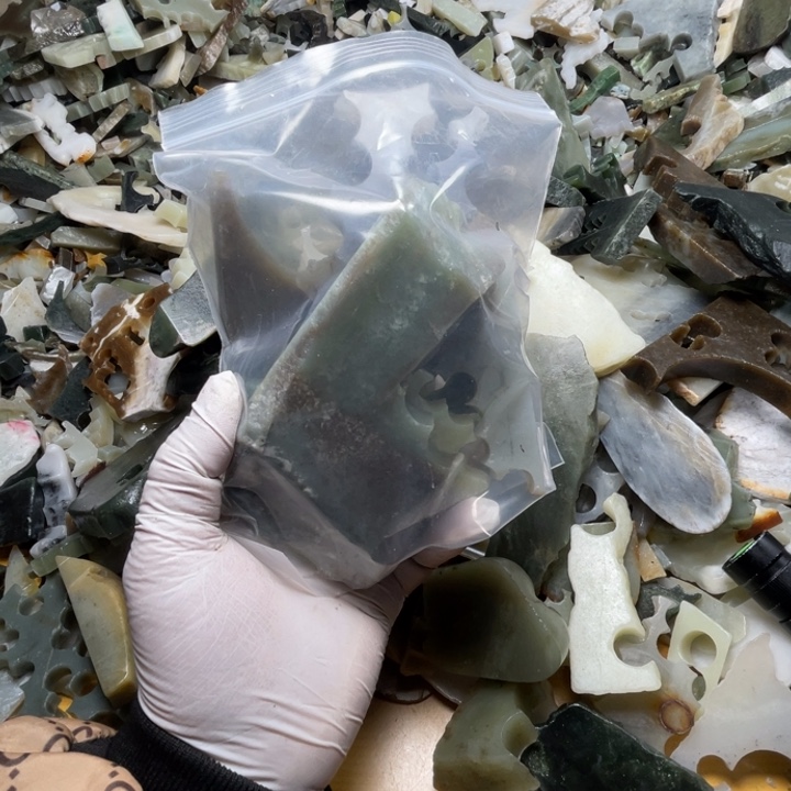 龙***和田玉未镶嵌珠宝半成品