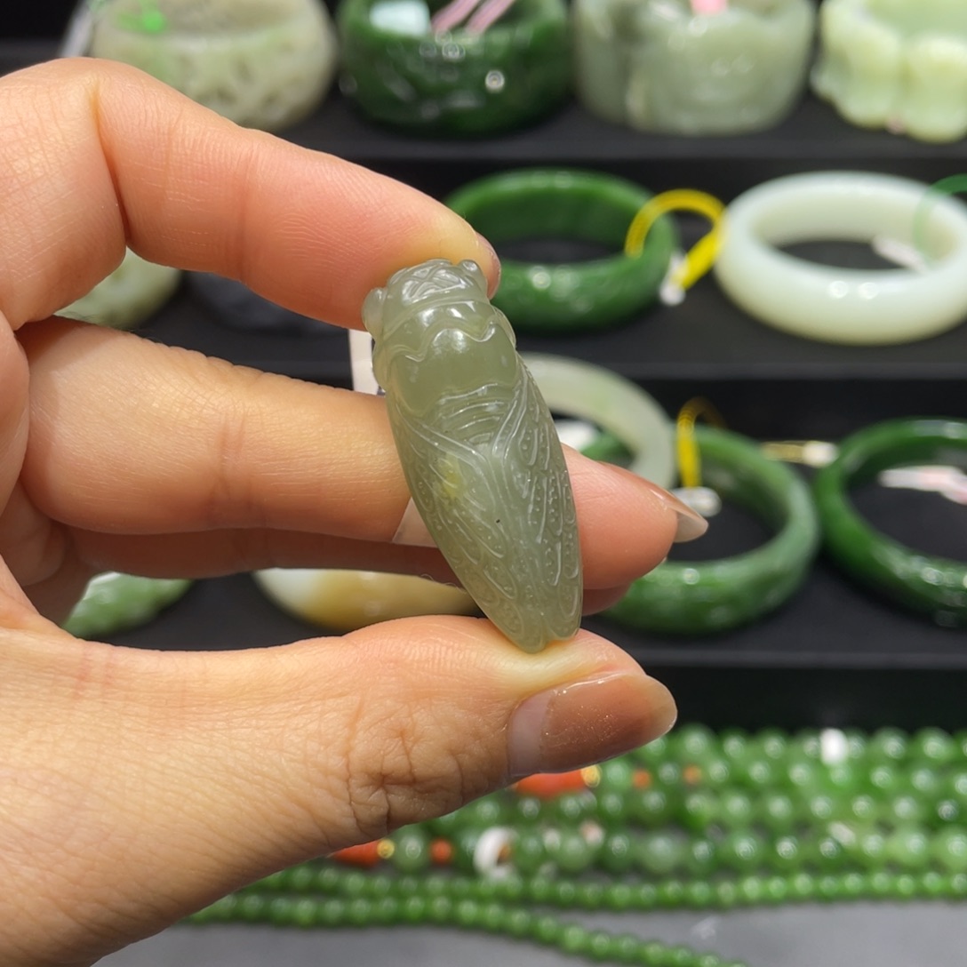 和田玉手镯58圈口 编号68未镶嵌