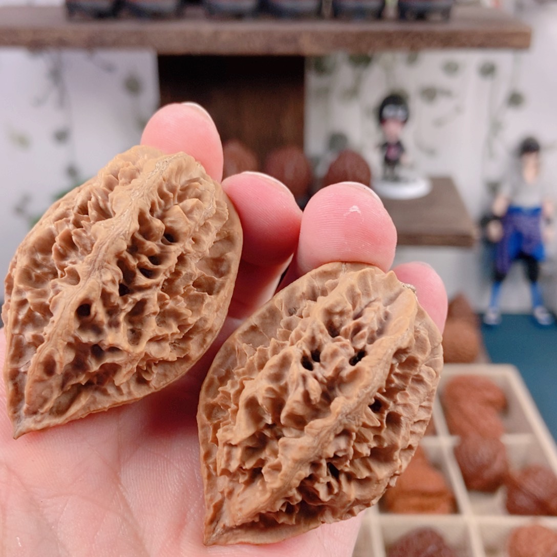 ****️吊坠文玩核桃5¥¥刺花麟甲