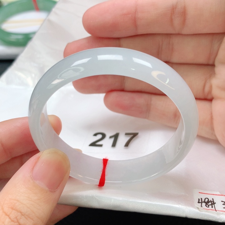 翡翠手镯未镶嵌翡翠48