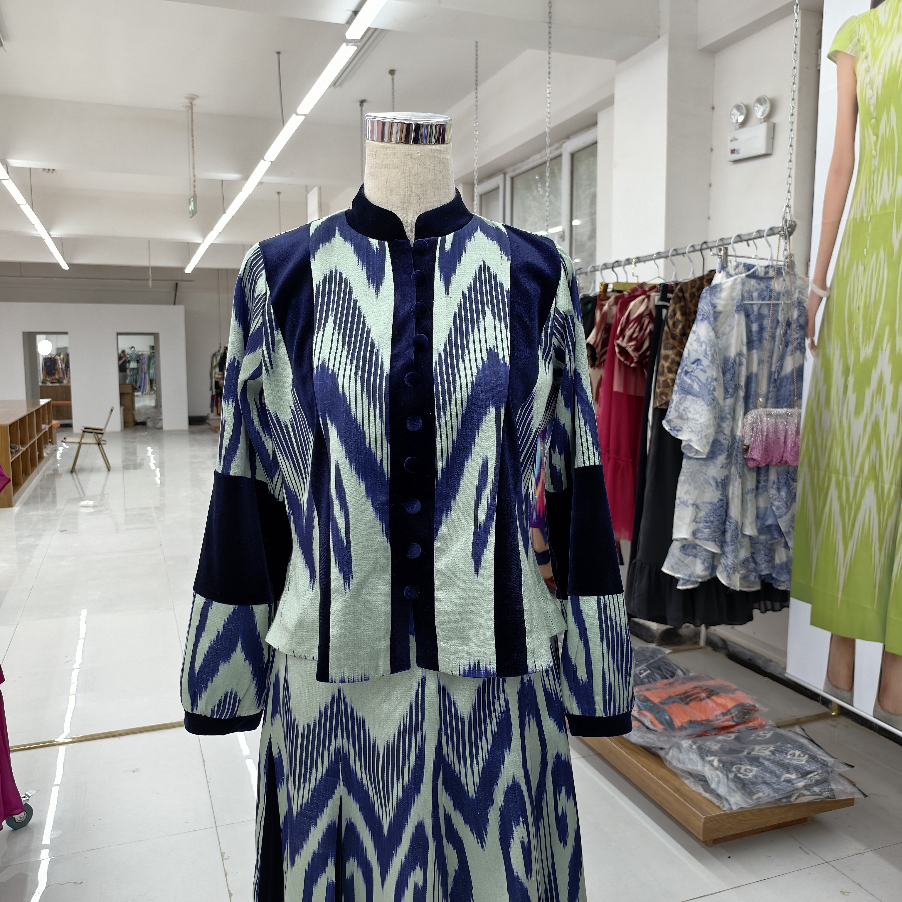 和田atlas蓝色半身裙套装