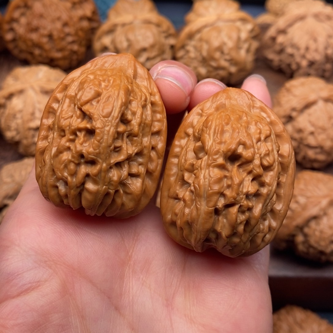 文玩核桃把件32全品，赤龙鸡心