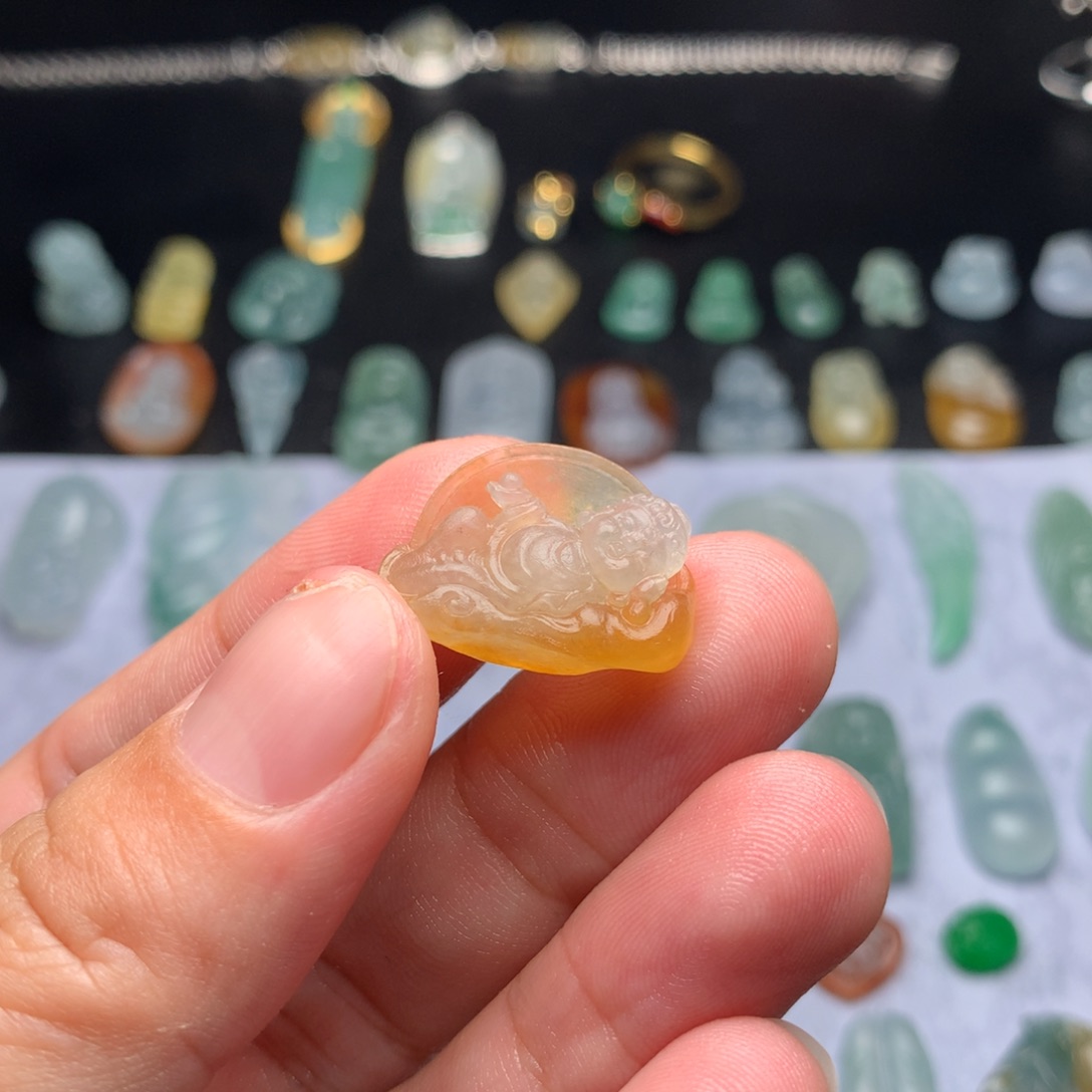 不***好定制翡翠未镶嵌宝宝佛