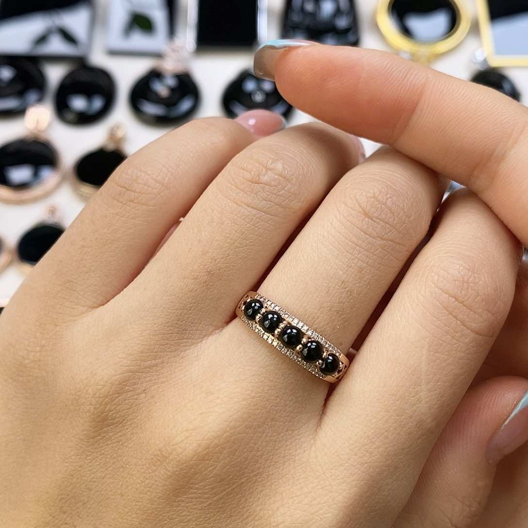 翡翠18K金镶嵌戒指